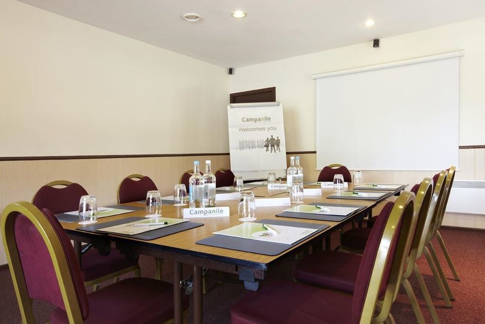 Campanile Hotel 2*